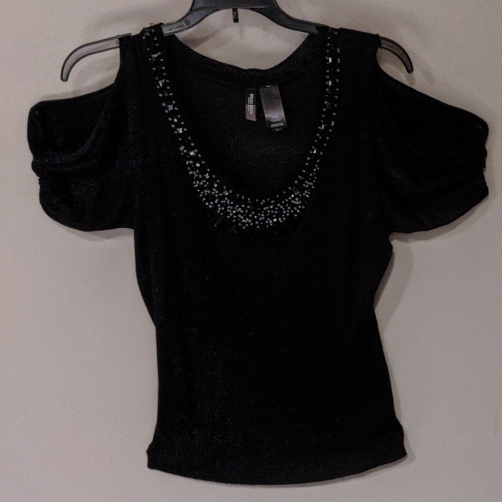 Top - black w/black bead detail